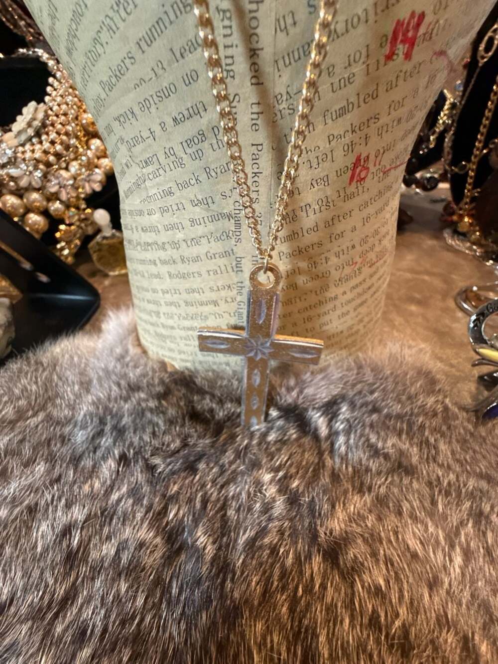 Vintage Gold Tone Cross Pendant Chain Necklace Taiwan